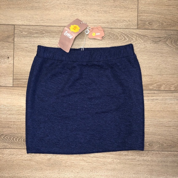 Emu NWT Navy mini skirt - Picture 2 of 3